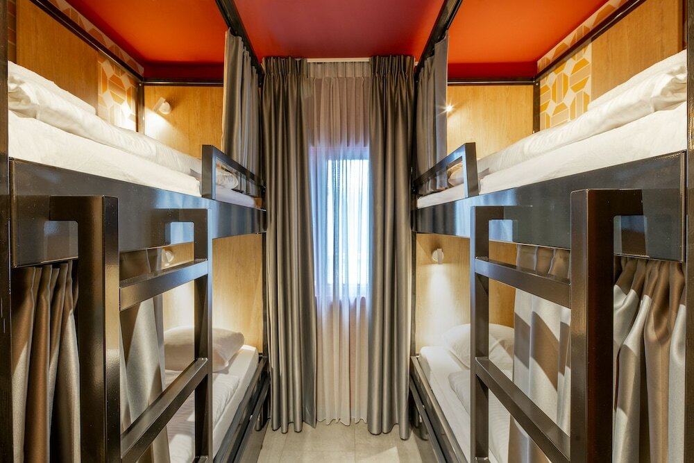 Фото Tourist Inn Budget Hotel - Hostel