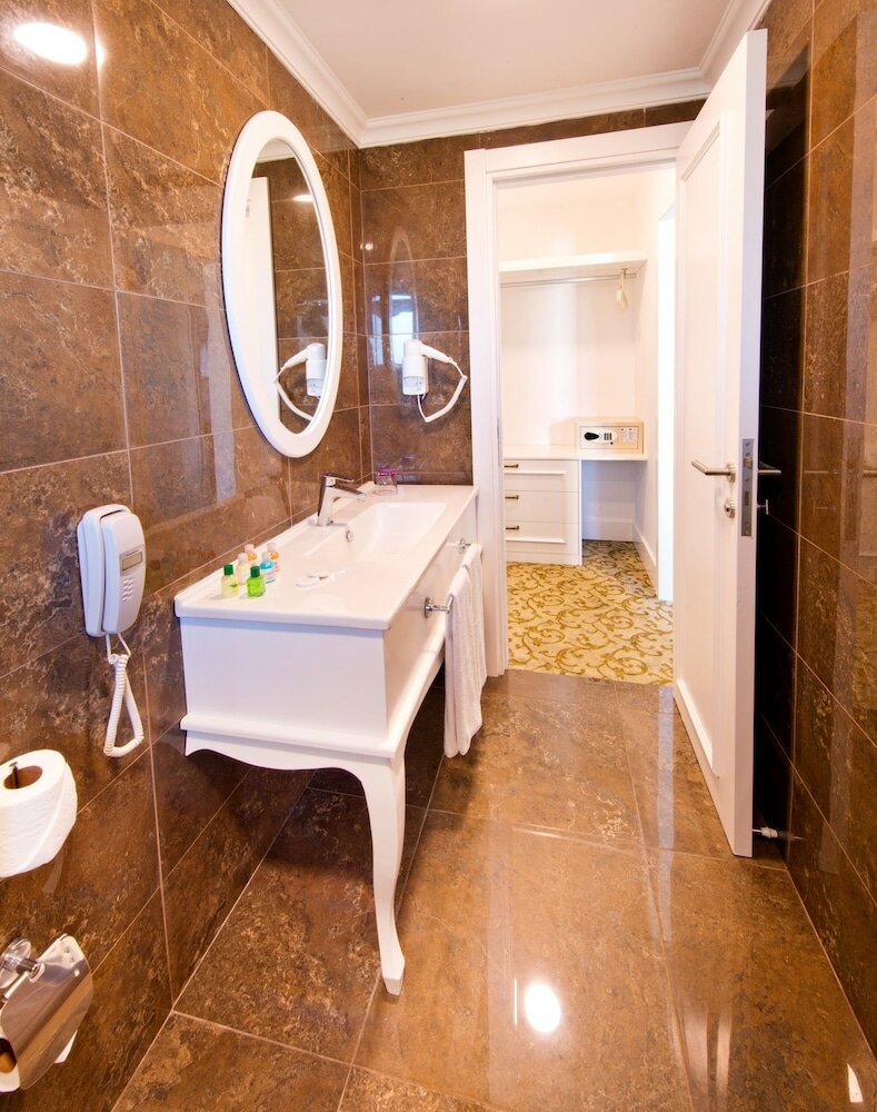 Фото The Olive Tree Hotel