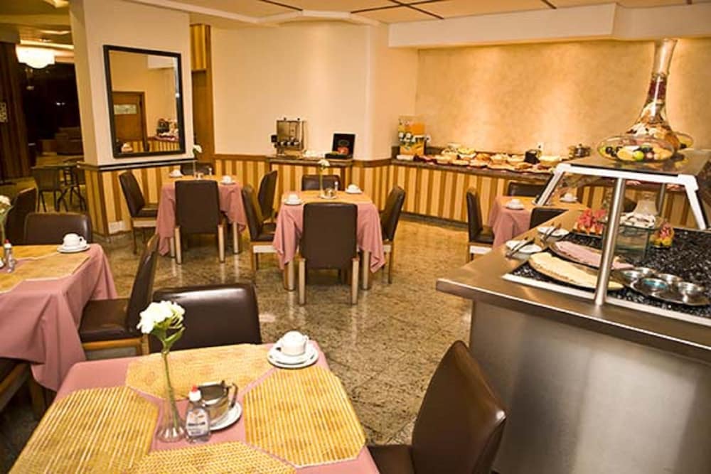 Фото Hotel Carillon