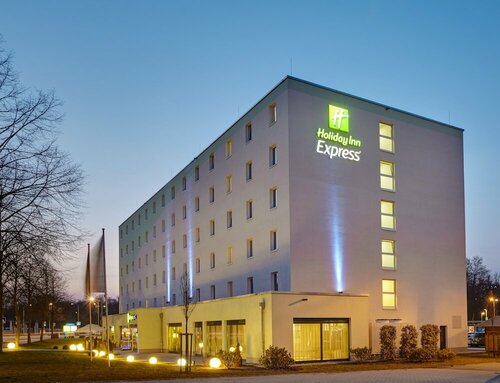 Внешний вид отеля Holiday Inn Express Neunkirchen в Нойнкирхене, фото 3