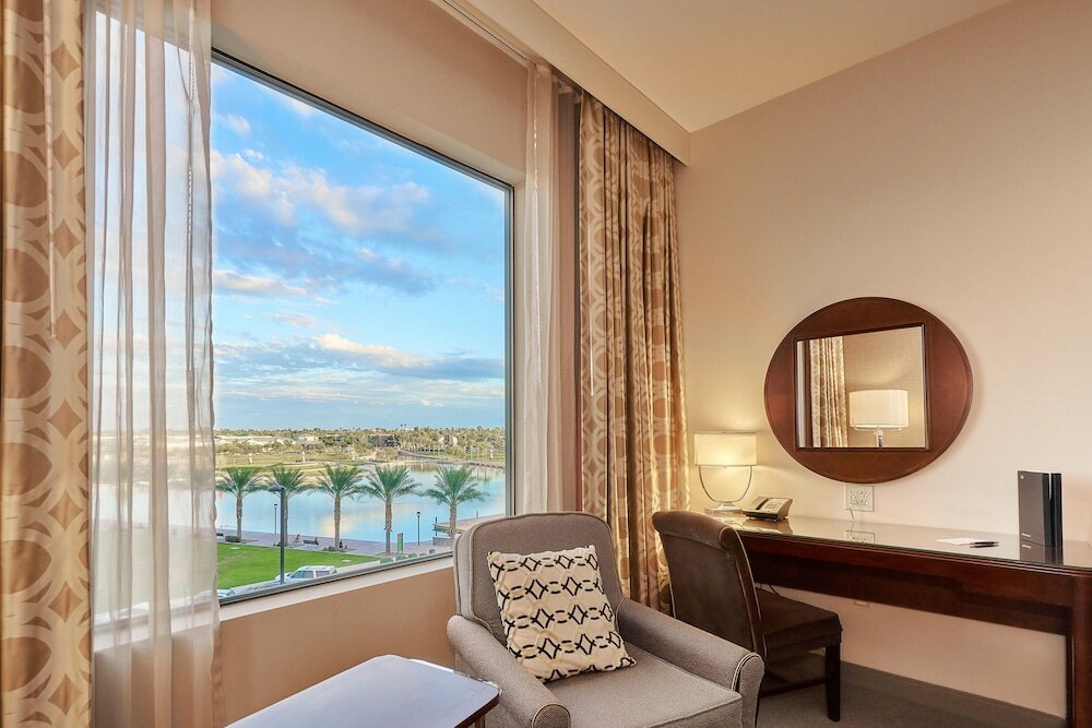 Фото Sheraton Mesa Hotel at Wrigleyville West