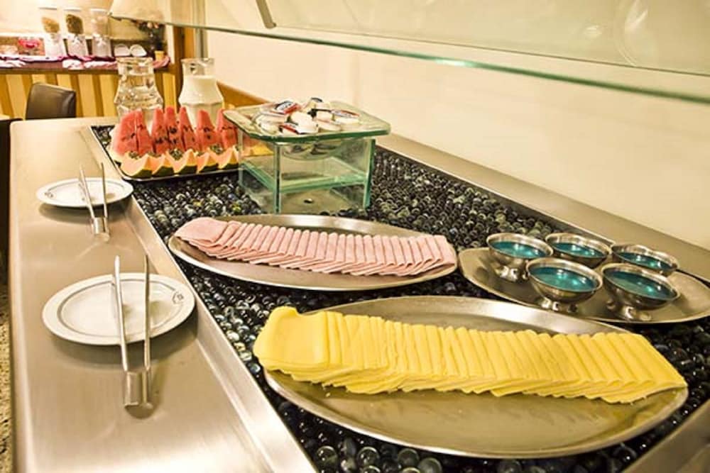 Фото Hotel Carillon