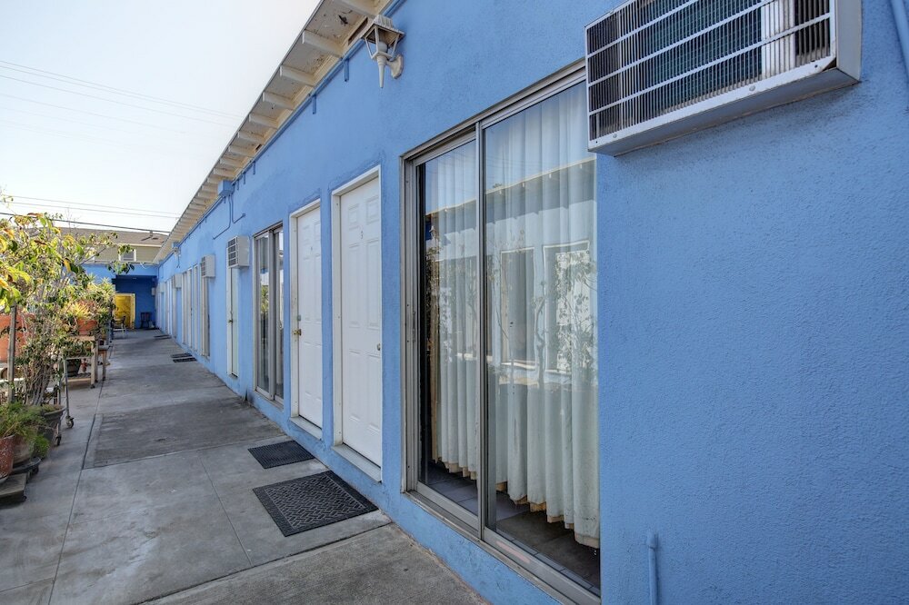 Фото Pavilions Motel