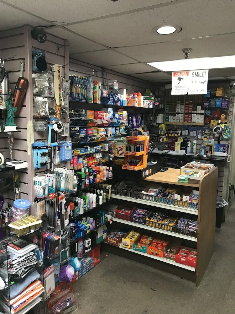 Фото Howard Johnson Hotel by Wyndham Newark Airport