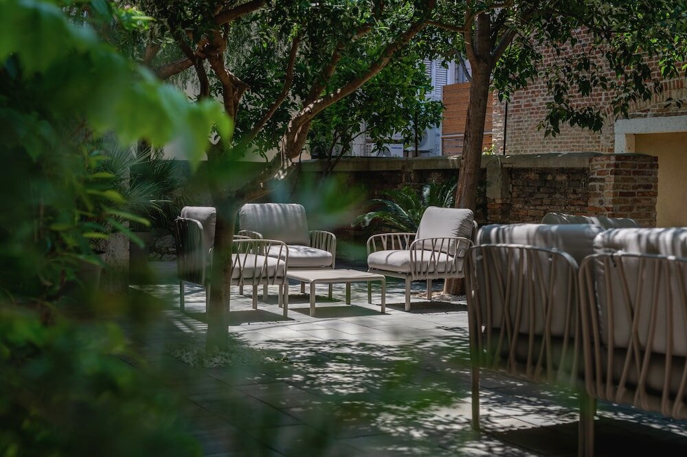 Фото Azur Palace Luxury Rooms