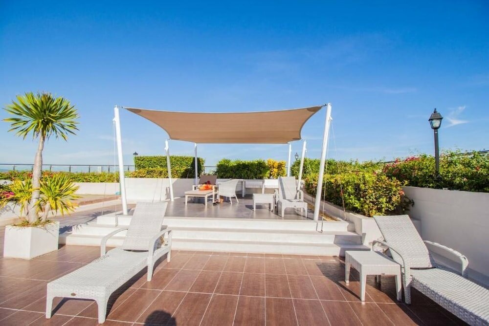 Фото Hyde Park Residence by Pattaya Sunny Rentals