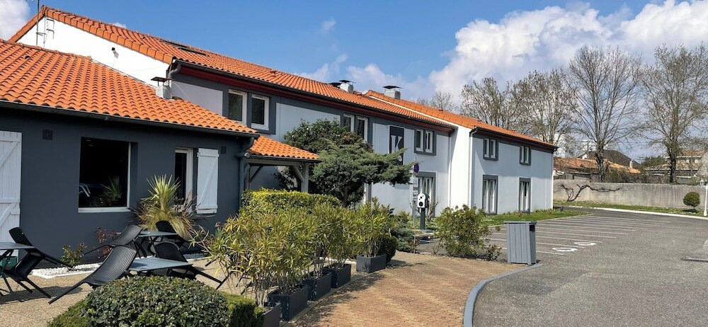 Фото Kyriad Bordeaux- Lormont