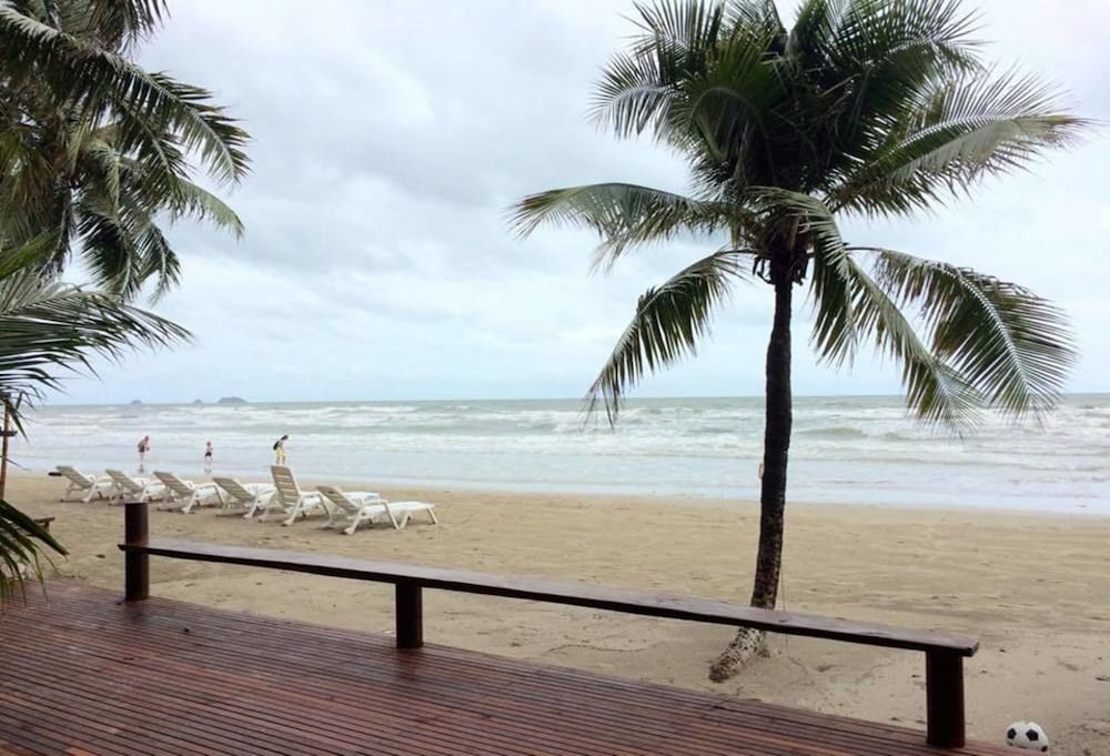 Фото Apple Beachfront Resort