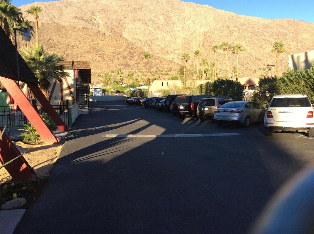 Фото Desert Lodge