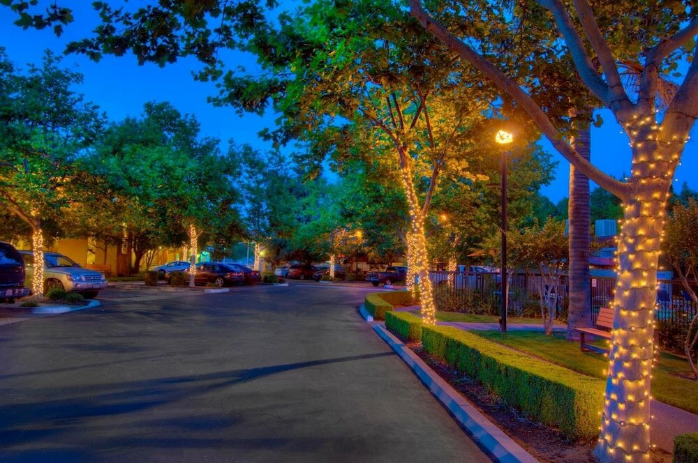 Фото University Park Inn & Suites