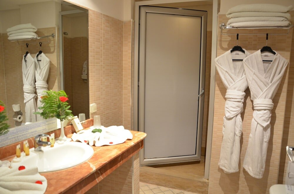 Фото Almas Hotel