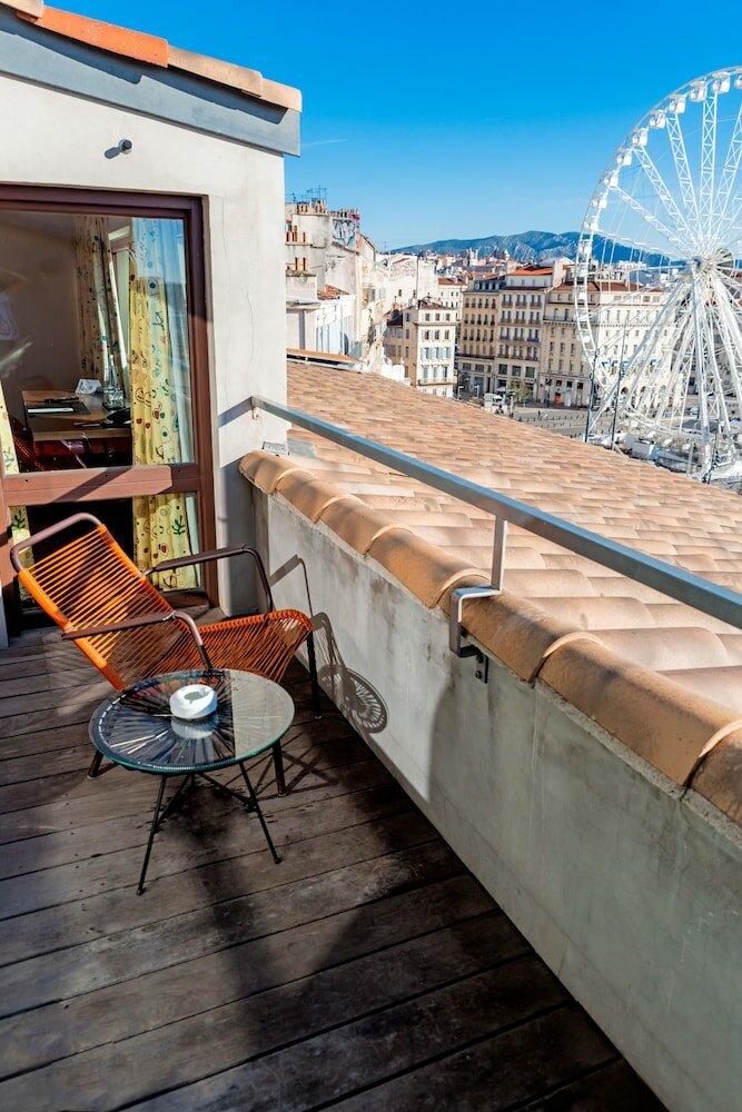 Фото La Résidence du Vieux Port