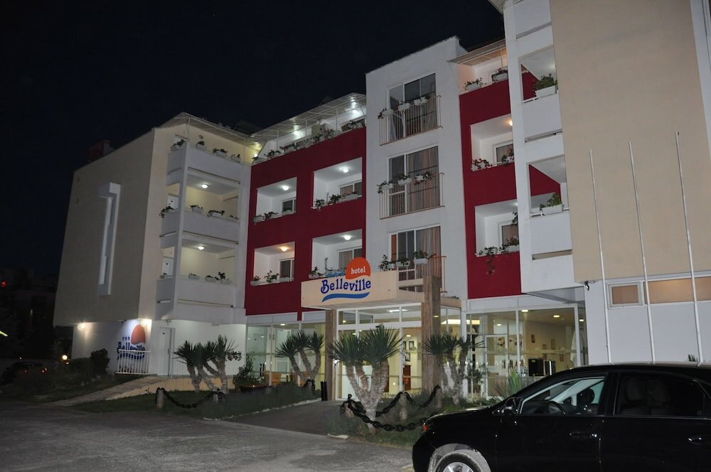 Фото Hotel BelleVille