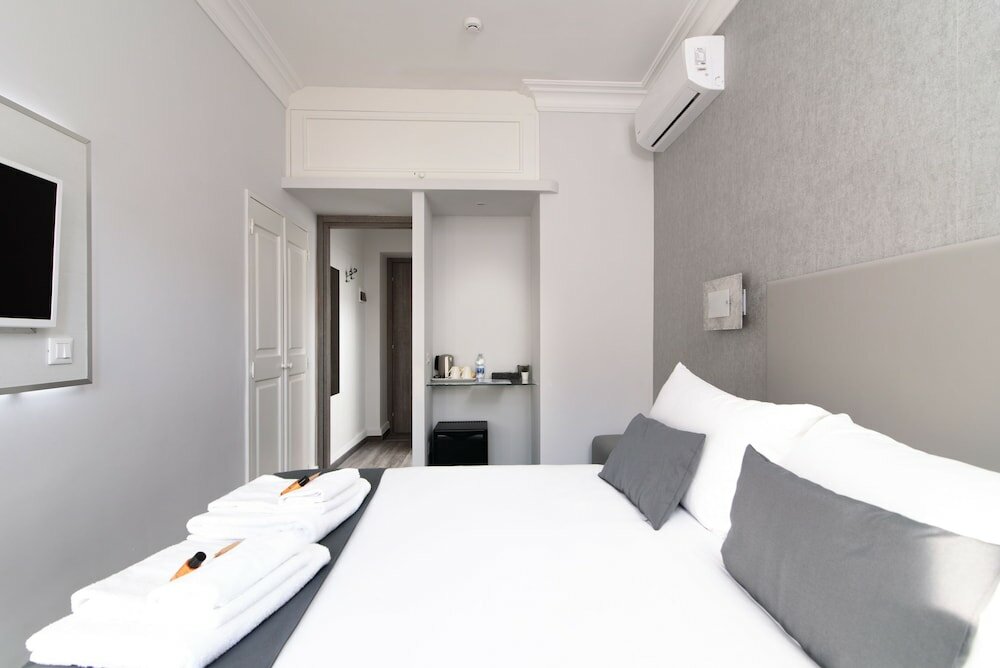 Фото White Caesar Guesthouse