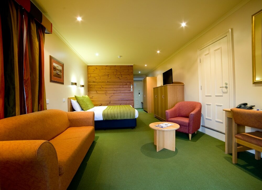 Фото Strahan Village