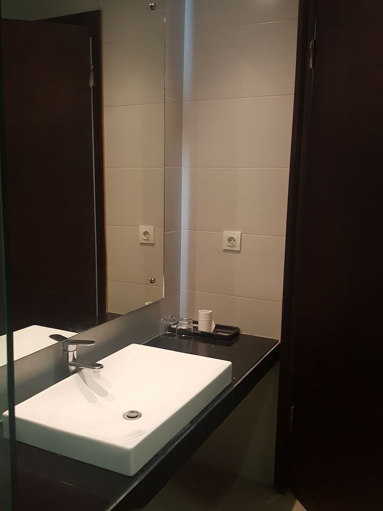 Фото Hotel Kharisma