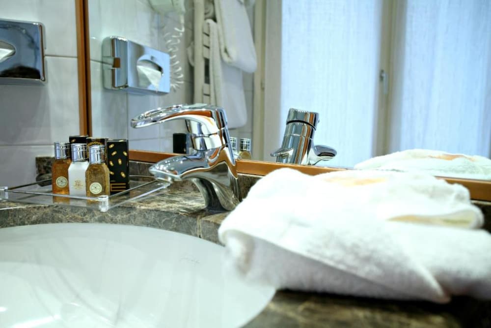 Фото Hotel Royal Saint Michel