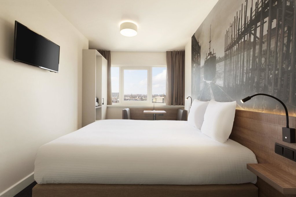 Фото Days Inn by Wyndham Rotterdam City Centre