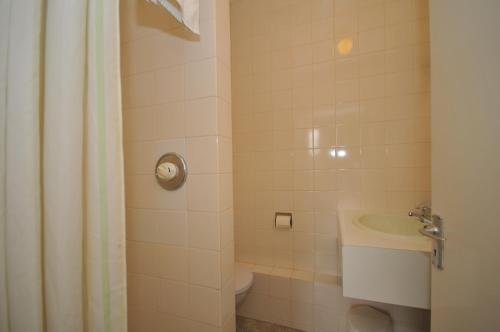 Фото Dolforwyn Hall Country House