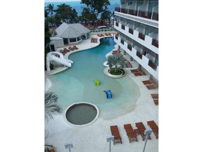 Фото Pattaya Discovery Beach Hotel
