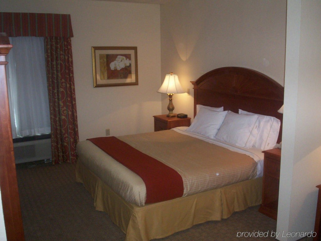 Фото Holiday Inn Express & Suites Port Charlotte, an Ihg Hotel