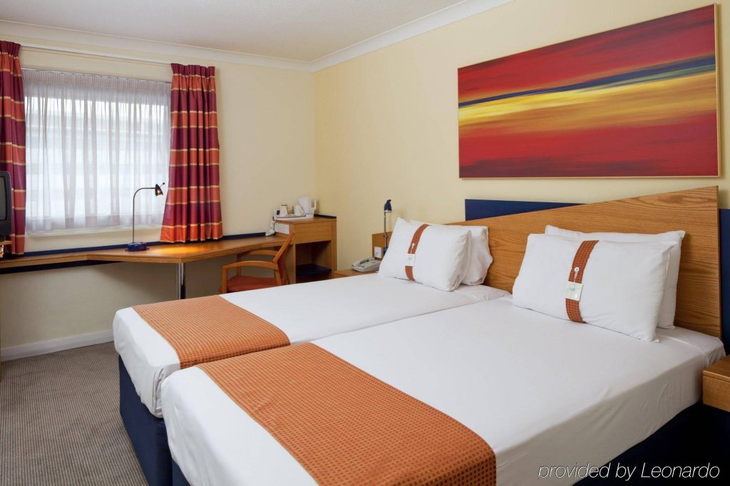 Фото Holiday Inn Express Birmingham - Oldbury, an Ihg Hotel