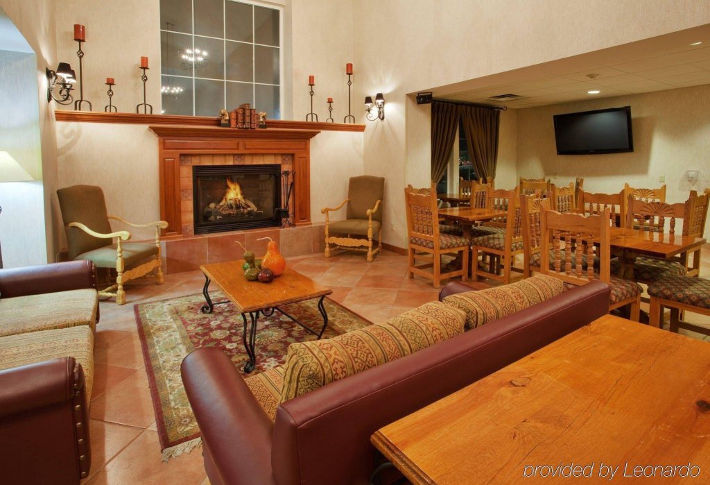 Фото Holiday Inn Express Hotel & Suites Manteca, an Ihg Hotel