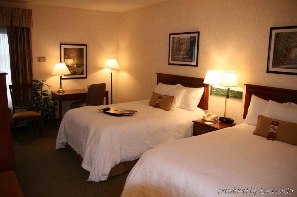 Фото Hampton Inn Portsmouth Central