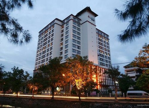 Внешний вид отеля Amora Beach Resort Phuket в Чонге Тале, фото 2