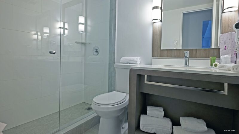 Фото Town Inn Suites