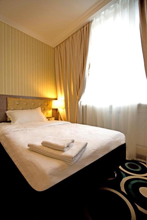 Фото Mildom Hotel