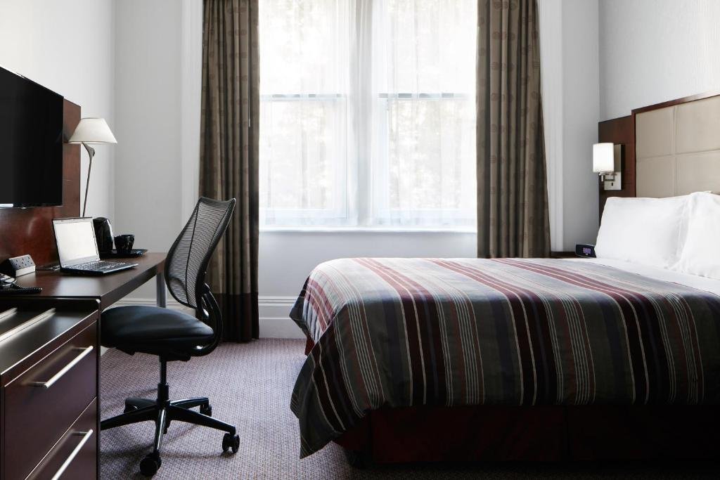 Фото Club Quarters Hotel, Trafalgar Square