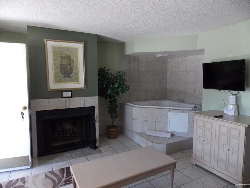 Фото Vintage Lakeside Inn