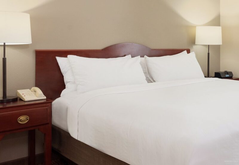 Фото Larkspur Landing Renton - An All-Suite Hotel