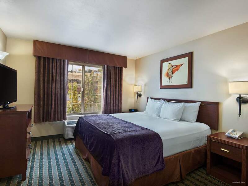 Фото Oxford Suites Pendleton