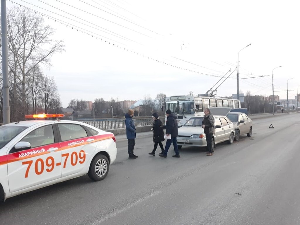 Аварийный комиссар машина
