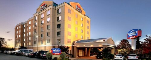 Внешний вид отеля Fairfield Inn & Suites by Marriott Woodbridge в Вудбридже Тауншипе, фото 3