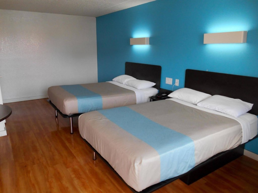 Фото Red Roof Inn Plano