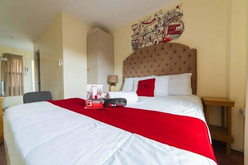 Гостиница RedDoorz Plus @ Ruby Las Pinas Weekly Stay