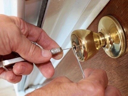 Установка, ремонт и вскрытие замков Serrurier Secours Onex, Кантон Женева, фото