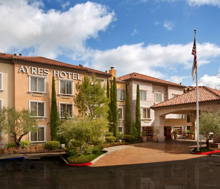 Фото Ayres Suites Yorba Linda