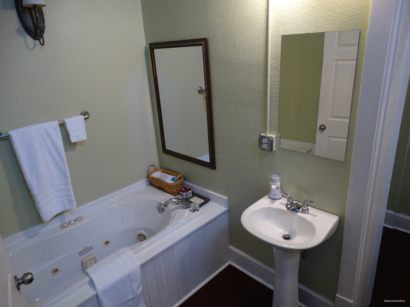 Фото Davie School Inn