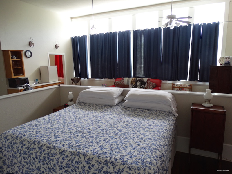 Фото Davie School Inn