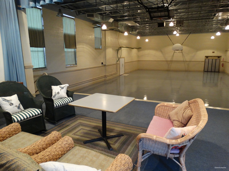 Фото Davie School Inn