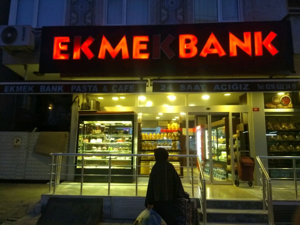 Bakery Mafratoglu Bread Bank, Istanbul, photo