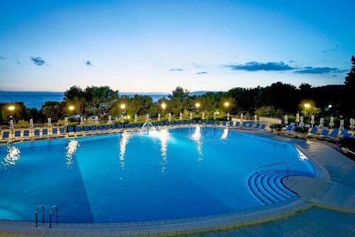 Внешний вид отеля Bluesun Holiday Village Afrodita в Опщине Тучепи, фото 2