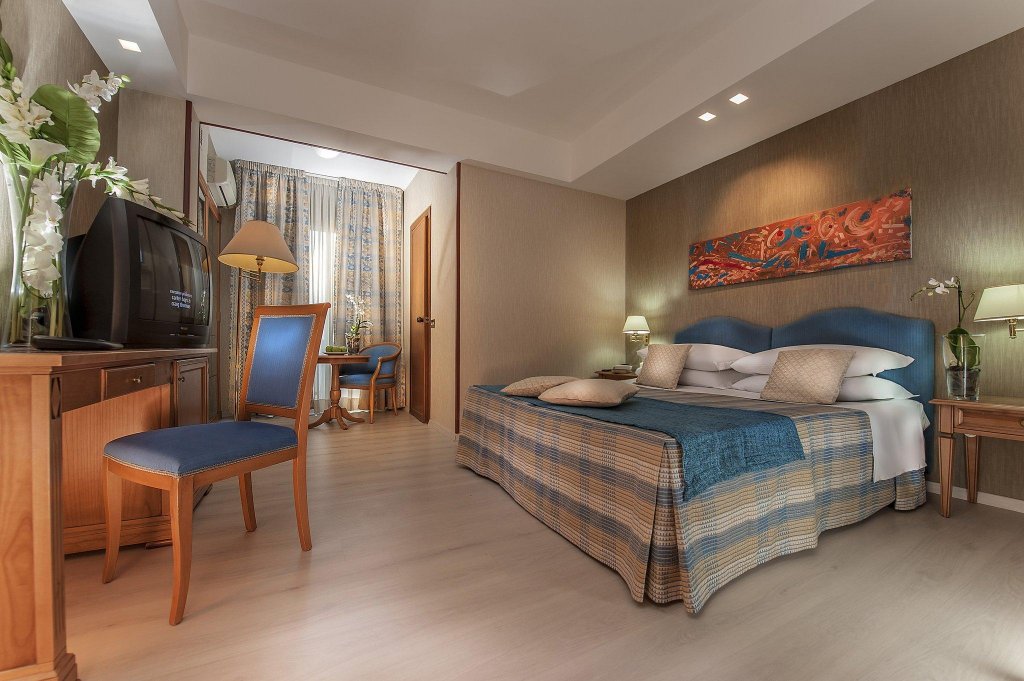 Фото Quality Hotel Rouge et Noir Roma