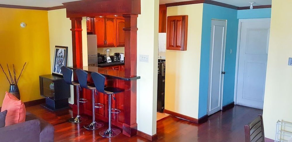 Фото New Kingston Luxury Apt The Bromptons