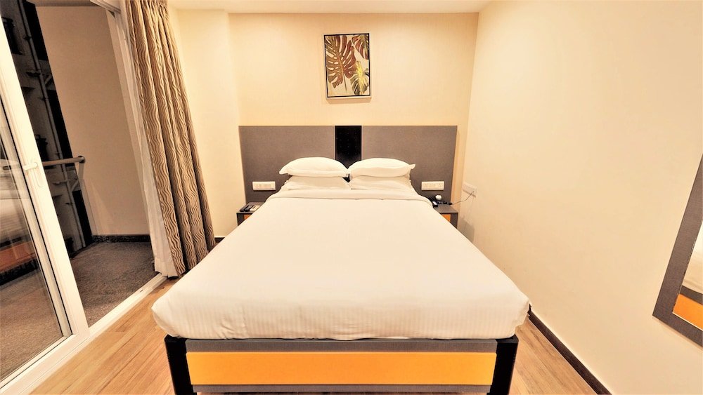 Фото 37th Crescent Boutique Suites