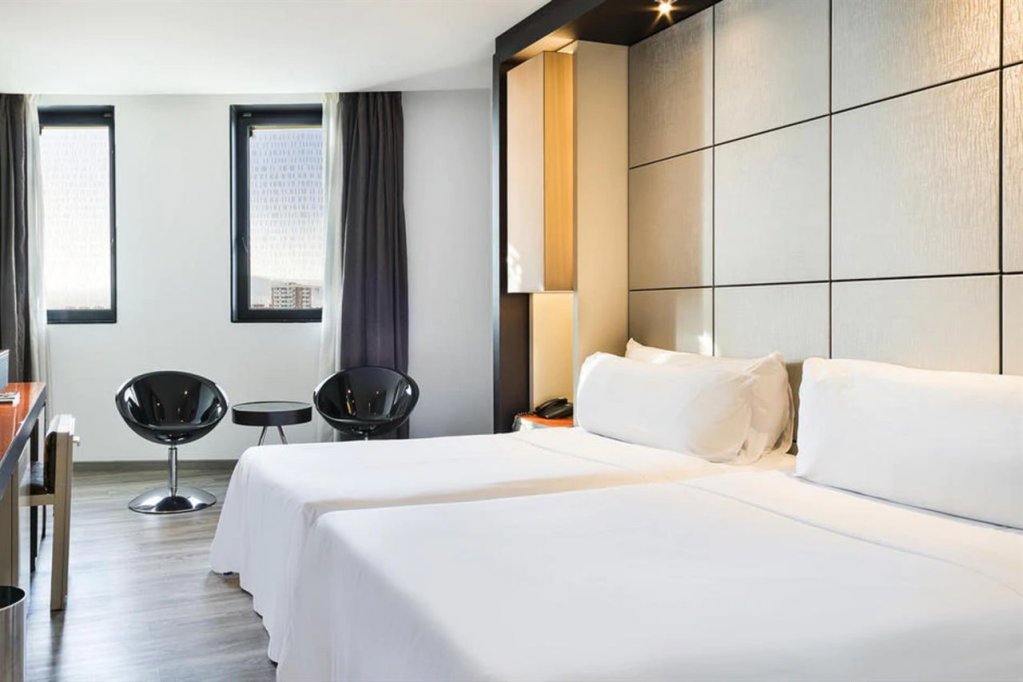 Фото Hotel Barcelona Condal Mar Affiliated by Meliá